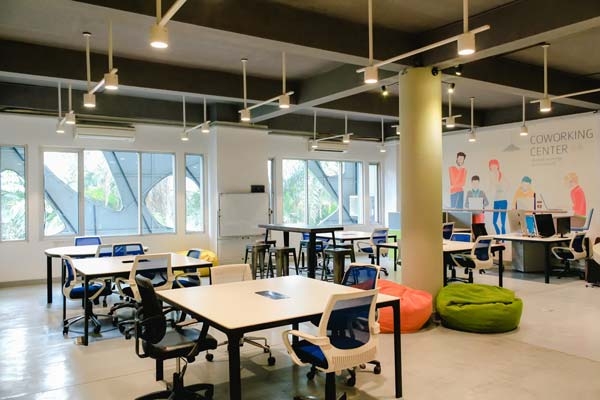 h - Shared Desk - Epica at Twospaces