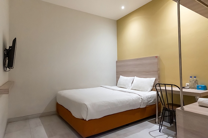 W1 - Superior Double - Monthly - Mono Coliving Ngagel at Twospaces