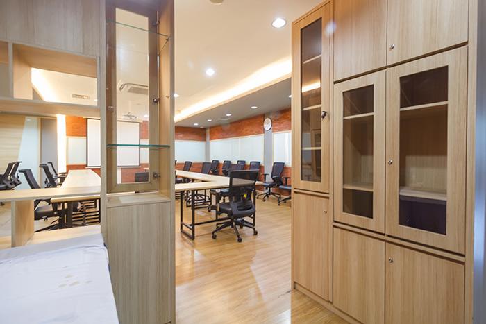 W5 - Meeting Room 14 Pax Daily (08.00-17.00) - Menara Cardig at Twospaces