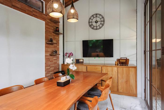 MT03 - Meeting Room - Calma Coliving Bintaro at Twospaces