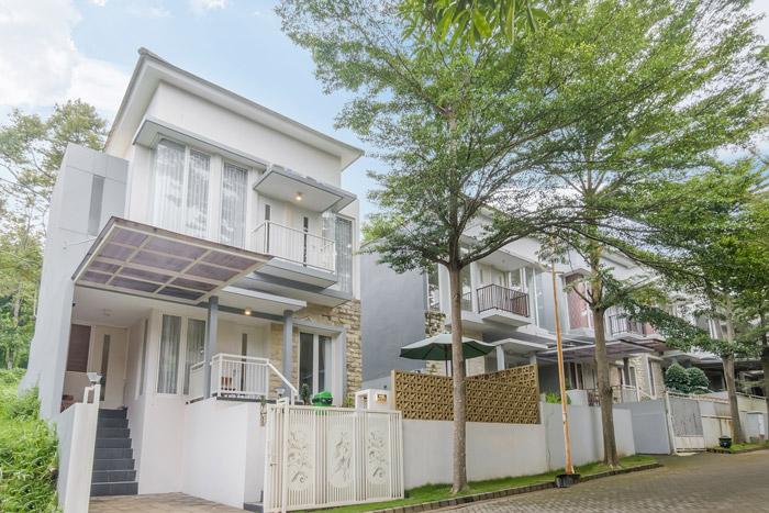 Facade-1 - Villa 3 Bedroom - Calma Villa Lawang Malang at Twospaces