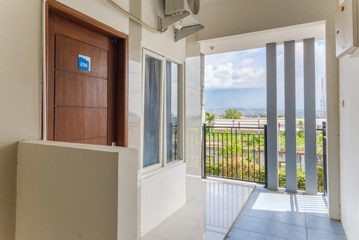 ARB-PES-8 - Standard Room - Panorama Eco Stay at Twospaces