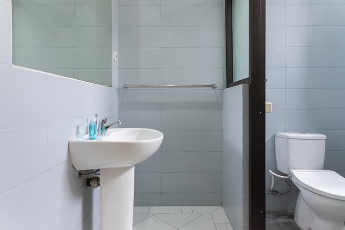 W7 - Standard Twin Daily - Family Guest House Kupang Baru at Twospaces