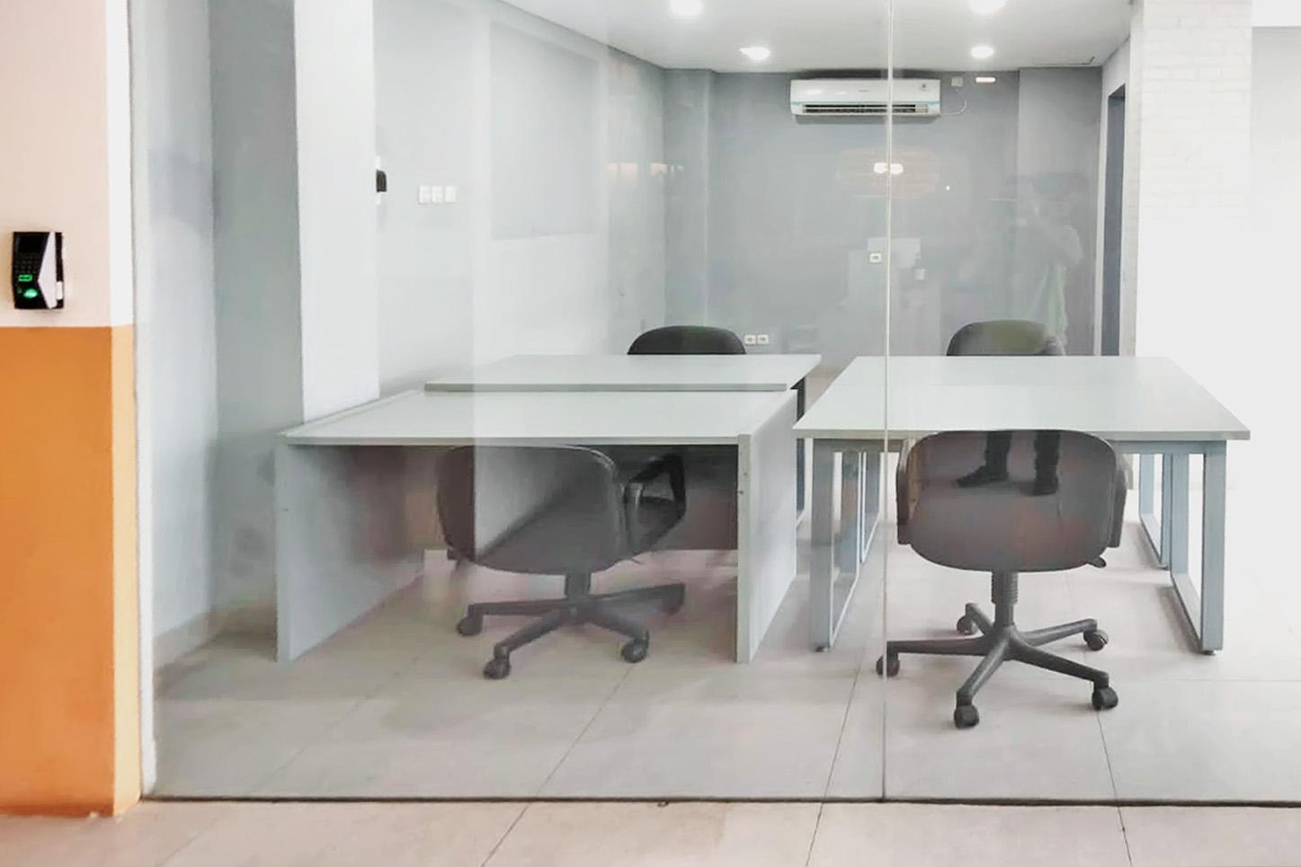 Hot Desk